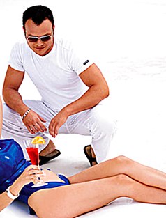 Попробовал блондинку членом во все дырки