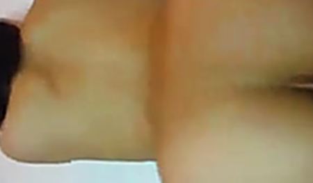 Чел поставил раком подругу и отодрал