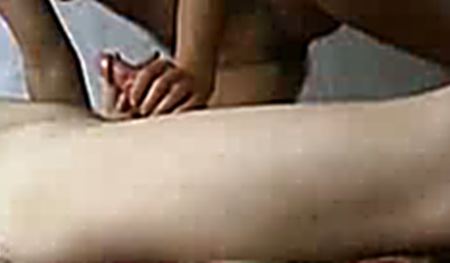 Жарко выебал подругу на кровати