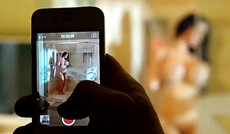 Пасынок жадно трахает мачеху с огромными сиськами в душе