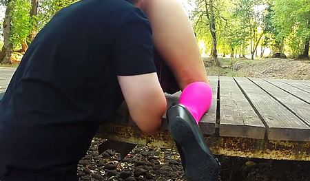 Незнакомец приласкал писю языком снизу